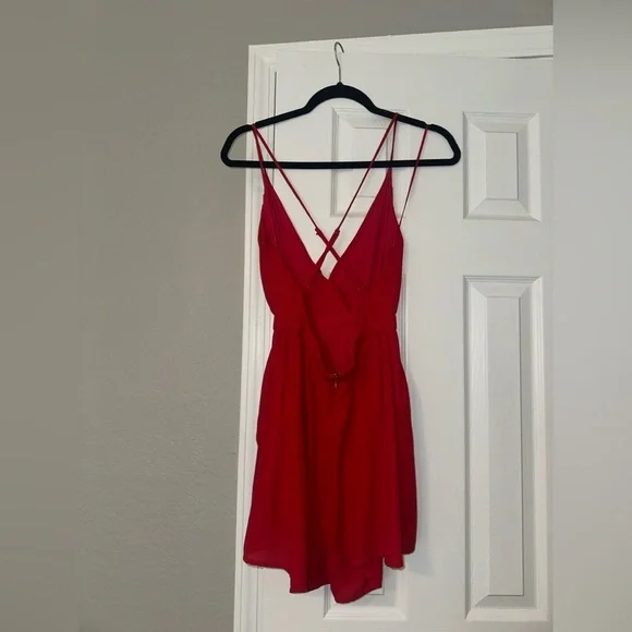 Lush Red Vneck Romper - Picture 5 of 7